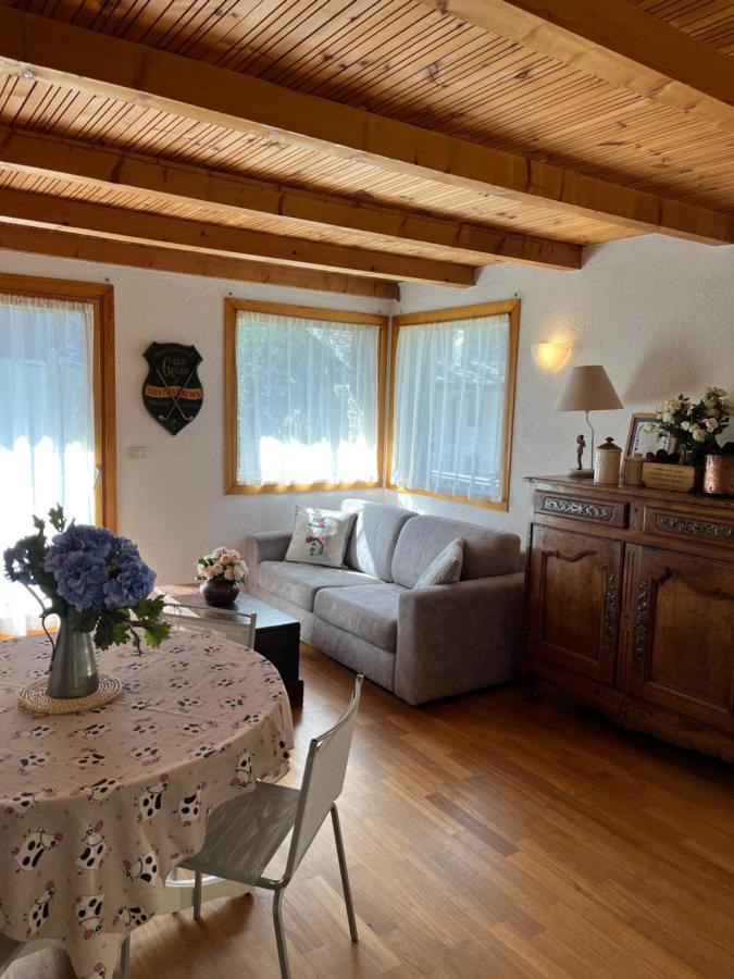 Chalet Blanc "Le Flocon" Курмайор Экстерьер фото